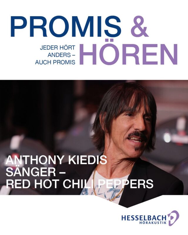 🎸👂 Promis & Hören

Jeder hört anders – auch Promis.

Anthony Kiedis, Sänger der Red Hot Chili Peppers, berichtet bereits seit den frühen 1990er-Jahren über Tinnitus. In seiner Autobiografie Scar Tissue beschreibt er, wie er nach einem besonders lauten Konzert ein anhaltendes Klingeln in den Ohren bemerkte. Im Zusammenhang mit der intensiven Lärmbelastung während der Tour berichtet er außerdem von bleibenden Hörschäden. 🔊🎶

Seine Geschichte macht deutlich: Hohe Schallbelastungen können Spuren hinterlassen. Gerade bei Konzerten und anderen lauten Umgebungen ist es deshalb wichtig, das eigene Gehör zu schützen. 💜🎧

Hätten Sie das über den Frontmann der Red Hot Chili Peppers gewusst? 👇

#HesselbachHörakustik #PromisUndHören #AnthonyKiedis #RedHotChiliPeppers #Tinnitus #Hörgesundheit #Gehörschutz #Hörakustik #Hörverlust #GutesHören #Hörwissen
