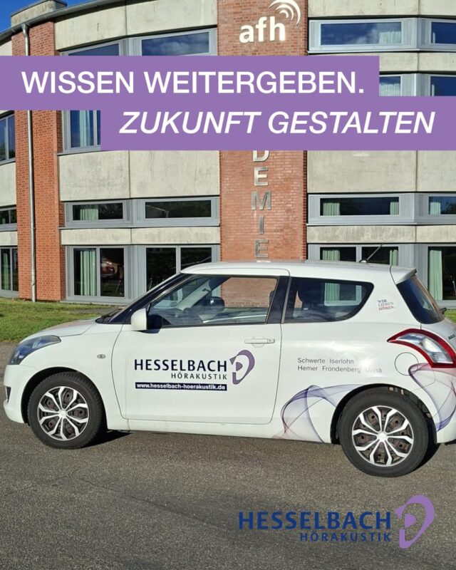 🚘📚 Wissen weitergeben. Zukunft gestalten. 👂

Unsere Filialleitung aus Fröndenberg, Britta Kröger, war letzte Woche als Dozentin zur überbetrieblichen Ausbildung in Lübeck unterwegs. 🙌

Mit viel Erfahrung und Leidenschaft durfte sie angehenden Hörakustikerinnen und Hörakustikern spannende Einblicke in den Beruf geben.

👉 Nachwuchsförderung liegt uns besonders am Herzen – umso schöner, wenn unsere Expertise auch außerhalb unserer Standorte gefragt ist. 💜

Und natürlich durfte auch unser Hesselbach-Suzuki vor Ort nicht fehlen. 😉🚗

#HesselbachHörakustik #Hörakustik #Ausbildung #Nachwuchsförderung #Dozentin #Lübeck #Hörgesundheit #TeamHesselbach #Handwerk #ZukunftGestalten